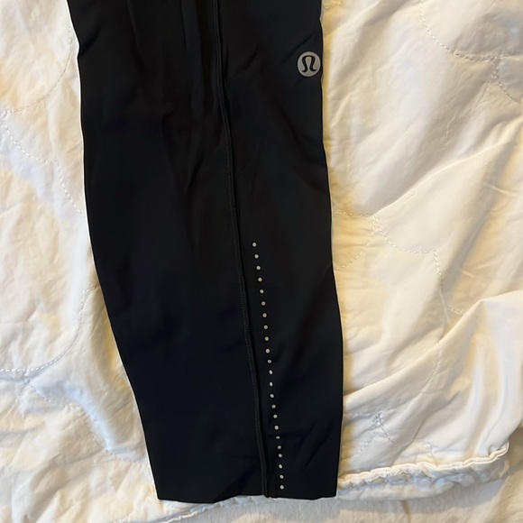 Like new lululemon fast and free reflective leggings - Picture 2 of 3